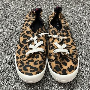 Slip on canvass sneaker